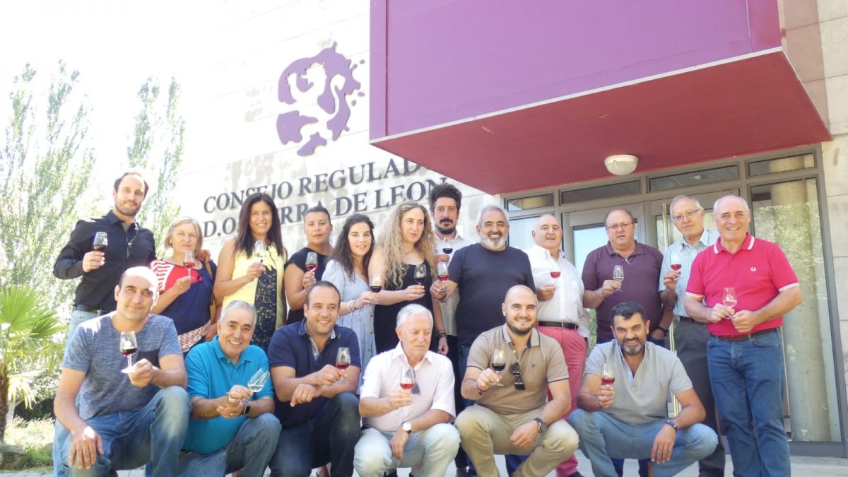 La DO Tierra de León homenajea al Comité de Cata en su despedida