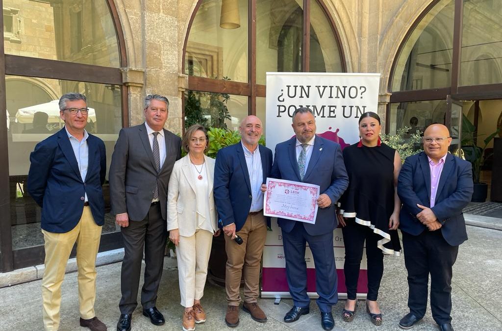Miembros de DO León e instituciones recogen la certificación de una "muy buena" añada